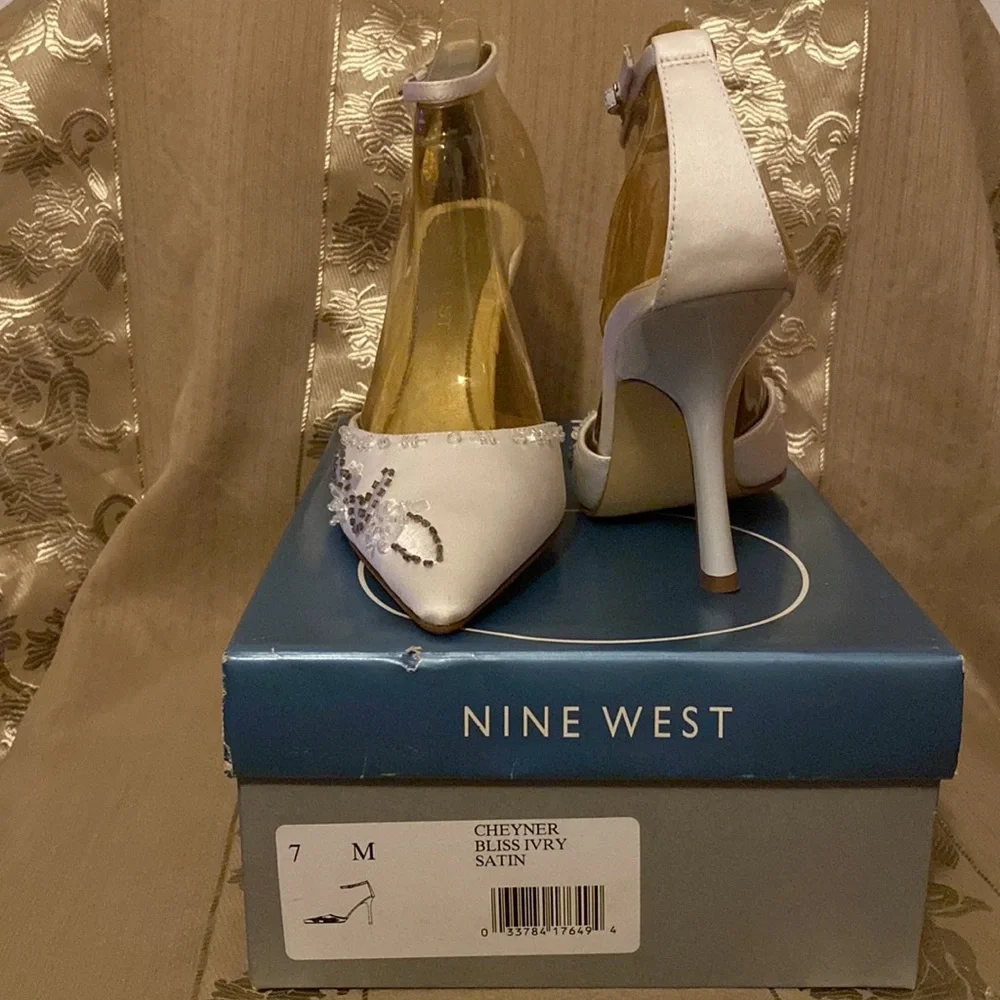 Nine West Satin Shoes  7M - Picture 2 of 3